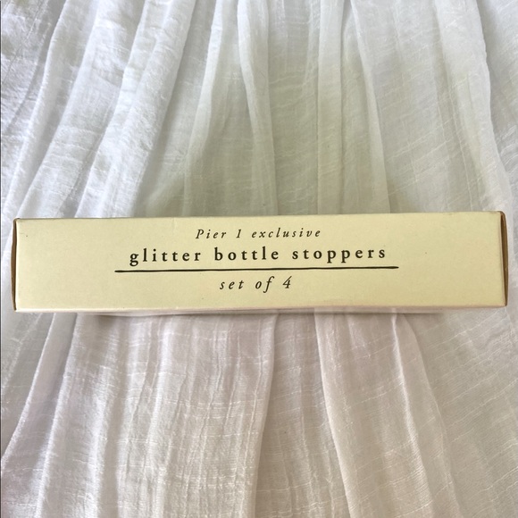 NIP Pier 1 Exclusive Glitter Holiday Inspired Wine Stoppers (Set4) Nickel Plated - Picture 3 of 6